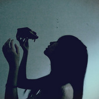 ����QQͷ����Ϯ �ͼ�į�మ �¶��д�û�뿪