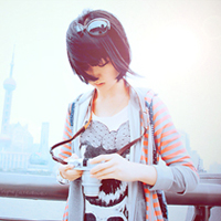 ��΢մ�а���ɫ����ʱ��Ů��ͷ��