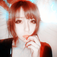 ��΢մ�а���ɫ����ʱ��Ů��ͷ��