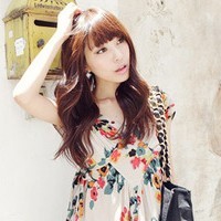 ��΢մ�а���ɫ����ʱ��Ů��ͷ��