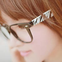 Ů��ͷ�� ��ʹ�޷��������´��� ҲҪ�ںڰ�������