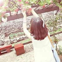 ����У԰��Ϣ ʱ�д��ĳ���Ů��ͷ��