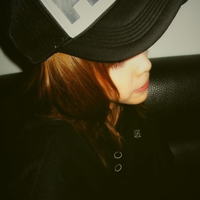 ����У԰��Ϣ ʱ�д��ĳ���Ů��ͷ��