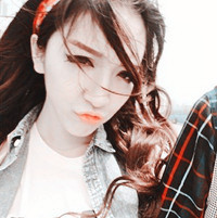 �е�С�Ըеİ���ɫŮ������ͷ��