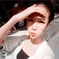 �е�С�Ըеİ���ɫŮ������ͷ��