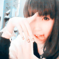 �е�С�Ըеİ���ɫŮ������ͷ��