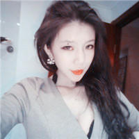 �е�С�Ըеİ���ɫŮ������ͷ��