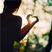 ���˺ϼ����� С���µ�Ψ��Ů��ͷ��