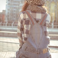 ���˺ϼ����� С���µ�Ψ��Ů��ͷ��