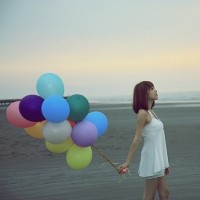 Ψ���⾳Ů��ͷ�� ʼ��վ���㿴�����ĵط�