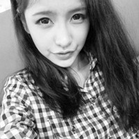 �ڰ����ɫ���ں� ��������Ů��ͷ��