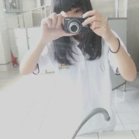 �ڰ����ɫ���ں� ��������Ů��ͷ��