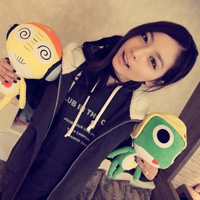 �ڰ����ɫ���ں� ��������Ů��ͷ��