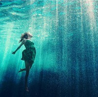 ľ���������Ļ��Ů��ͷ���һ��