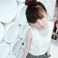 �ڰ����ɫ���ں� ��������Ů��ͷ��