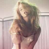 ŷ������Ůͷ�� ͦ�����ĸ�������ͷ��