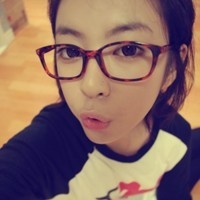 �򵥿ɰ� ����������ֵ�Ů��ͷ��