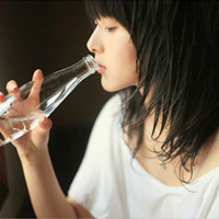 Ψ���⾳Ů��ͷ�� ����Ͷ��չ�ֱ����ķ��