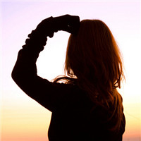 ������Ů�������Լ��Ĺµ����� Ψ���⾳ͷ��