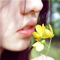 ������Ů�������Լ��Ĺµ����� Ψ���⾳ͷ��