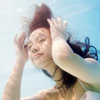 ����ˮ��Ϊ�����Ψ���⾳Ů��ͷ��