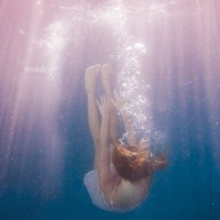 ����ˮ��Ϊ�����Ψ���⾳Ů��ͷ��