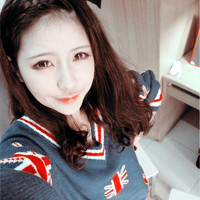 �е�ƫ�򰢱�ɫ�����Ů��ʱ��ͷ��