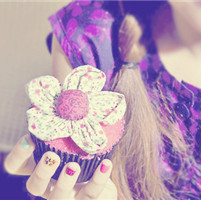 �е�ƫ�򰢱�ɫ�����Ů��ʱ��ͷ��