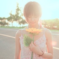 ������ռ����Ӿ� �뻨�йص�Ψ��ͷ��