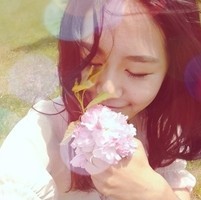 ������ռ����Ӿ� �뻨�йص�Ψ��ͷ��