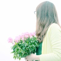 ������ռ����Ӿ� �뻨�йص�Ψ��ͷ��