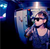 ���ڲʻ�Ůͷ����Ӳ�֪���ҿ�����Ļ�ɫͷ���ж�ʹ