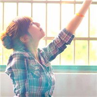 �ɰ�����ͷ�� ����Ψ��·���ϵ�Ů����