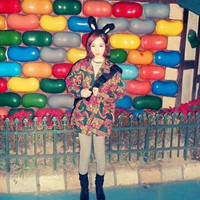 �ɰ�����ͷ�� ����Ψ��·���ϵ�Ů����