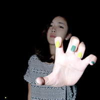 �ɰ�����ͷ�� ����Ψ��·���ϵ�Ů����