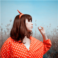 ����ɫŮ��ʱ������ͷ�� ���صĸ���ɫ��