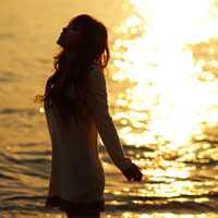 ���ڷ�������Ů��ͷ�� �����⾳��ɰ����