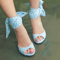 ����ɰ����⾳ �������͵�Ů��ͷ��