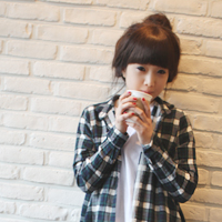 ��ϵ����Ů�˶��� �Ͼ��ʺܸߵ�Ů��ͷ��