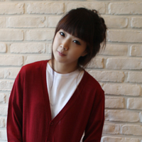 ��ϵ����Ů�˶��� �Ͼ��ʺܸߵ�Ů��ͷ��