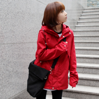 ��ϵ����Ů�˶��� �Ͼ��ʺܸߵ�Ů��ͷ��