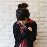 ��ϵ����Ů�˶��� �Ͼ��ʺܸߵ�Ů��ͷ��