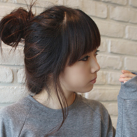 ��ϵ����Ů�˶��� �Ͼ��ʺܸߵ�Ů��ͷ��