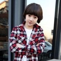 ��ϵ����Ů�˶��� �Ͼ��ʺܸߵ�Ů��ͷ��