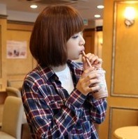 ��ϵ����Ů�˶��� �Ͼ��ʺܸߵ�Ů��ͷ��