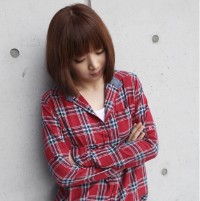 ��ϵ����Ů�˶��� �Ͼ��ʺܸߵ�Ů��ͷ��