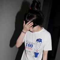 ��ϵ����Ů�˶��� �Ͼ��ʺܸߵ�Ů��ͷ��