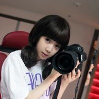 ��ϵ����Ů�˶��� �Ͼ��ʺܸߵ�Ů��ͷ��