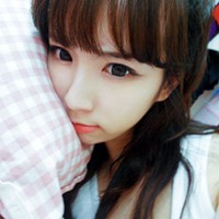 ����ʵ��Ů���ڰ�ɫ�ʻ��ͷ�� ���ѷ����ṩ