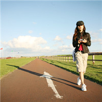 �������൫ȴ�Ǿ�Ʒ��Ψ��Ů��ͷ��